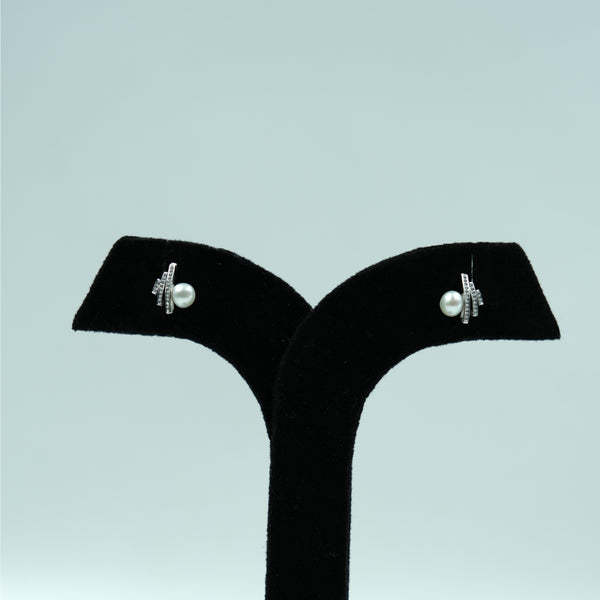 Luna Spark Pearl Studs