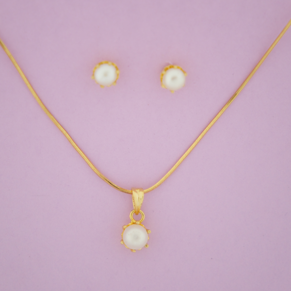Luna Pearl Drop Pendant