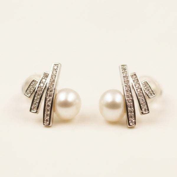 Luna Spark Pearl Studs