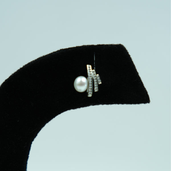 Luna Spark Pearl Studs