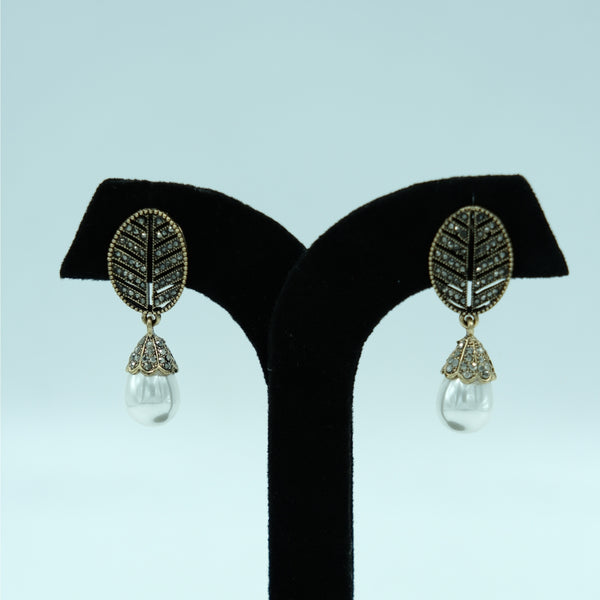 Pearl Leaf Grace Earrings