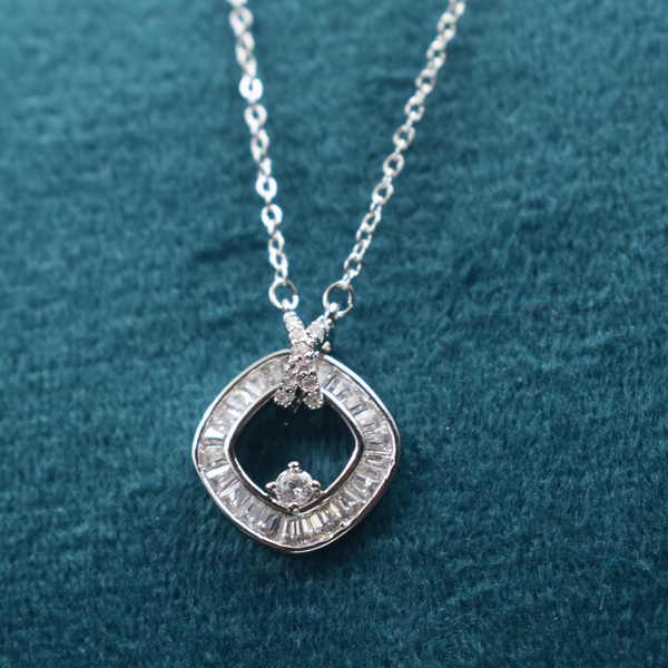 Eterna Halo Pendant