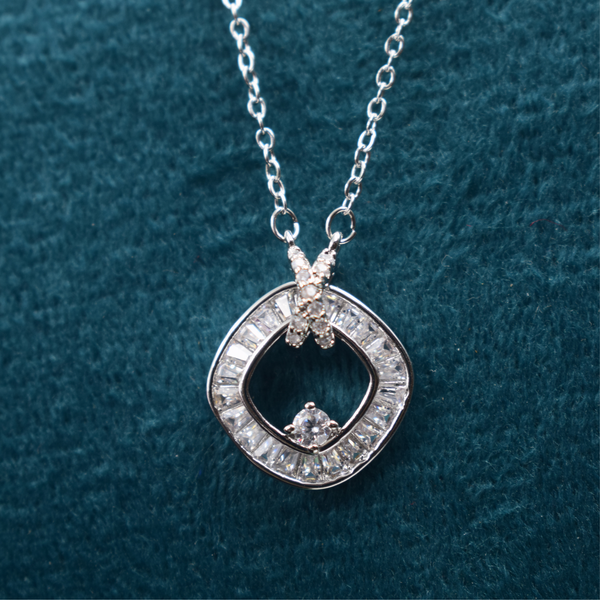 Eterna Halo Pendant