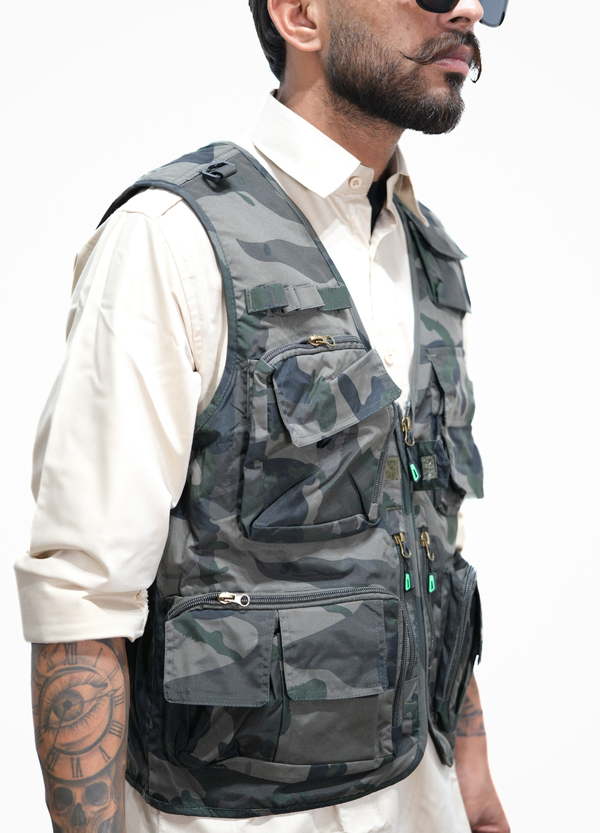 Tactical Camo Multi-Pocket Utility Vest