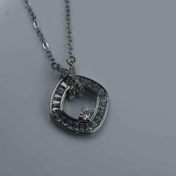 Eterna Halo Pendant