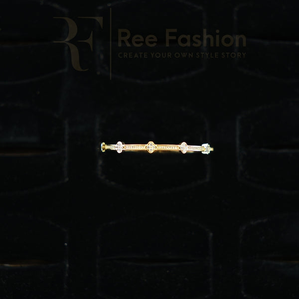 Golden Clover Elegance Bracelet